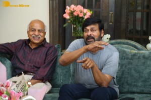 Godfather movie success celebration by Chiranjeevi, Mohan Raja, R B Choudary and Thaman