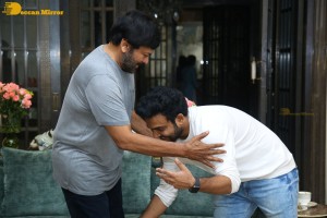 Godfather movie success celebration by Chiranjeevi, Mohan Raja, R B Choudary and Thaman