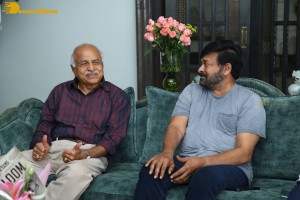Godfather movie success celebration by Chiranjeevi, Mohan Raja, R B Choudary and Thaman
