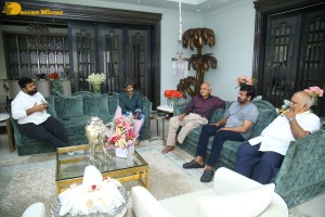 Godfather movie success celebration by Chiranjeevi, Mohan Raja, R B Choudary and Thaman