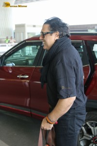 Govinda spotted with his wife Sunita Ahuja at Mumbai Airport on November 5, 2022