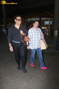 Govinda spotted with his wife Sunita Ahuja at Mumbai Airport
