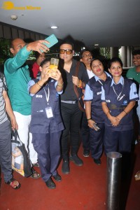 Govinda spotted with his wife Sunita Ahuja at Mumbai Airport