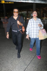 Govinda spotted with his wife Sunita Ahuja at Mumbai Airport