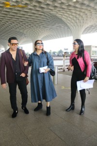 Bollywood Star Govinda spotted with wife Sunita and daughter Tina