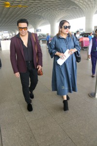 Bollywood Star Govinda spotted with wife Sunita and daughter Tina