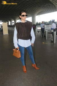 hansika motwani in blue jeans at airport