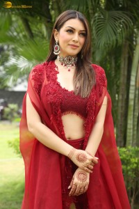 actress Hansika Motwani red-hot looks in a red dress