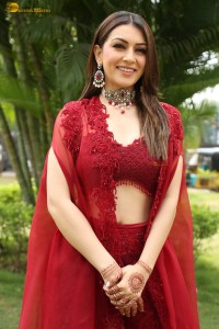 actress Hansika Motwani red-hot looks in a red dress