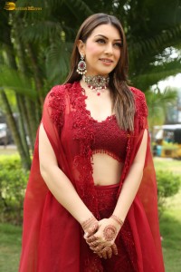 actress Hansika Motwani red-hot looks in a red dress