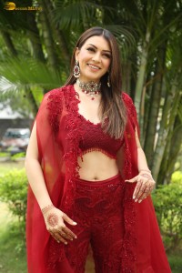 actress Hansika Motwani red-hot looks in a red dress