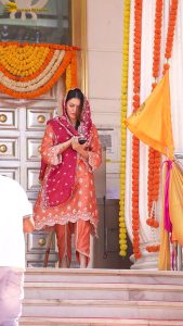 actress hansika motwani beautiful in a orange dress