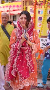 actress hansika motwani beautiful in a orange dress