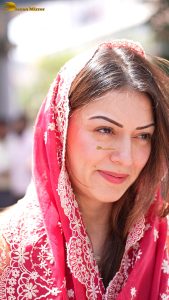 actress hansika motwani beautiful in a orange dress