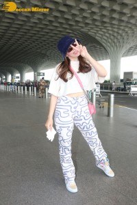 Hansika Motwani spotted at Mumbai Airport