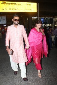 Indian Actress Hansika Motwani spotted with her husband Sohael Khaturiya at Mumbai Airport