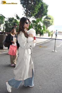 former miss universe and bollywood actress Harnaaz Kaur Sandhu spotted with her dog at mumbai airport