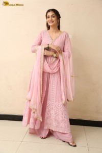 actress Hassini Sudhir ravishing in a pink dress