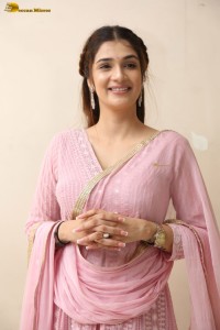 actress Hassini Sudhir ravishing in a pink dress