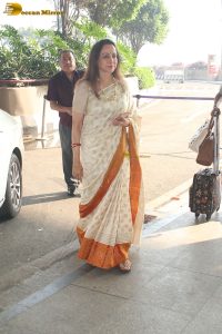 bollywood actress Hema Malini gorgeous in a saree