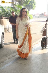 bollywood actress Hema Malini gorgeous in a saree