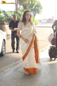 bollywood actress Hema Malini gorgeous in a saree
