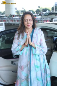 Bollywood Actress Hema Malini spotted at Mumbai Airport on November 5, 2022