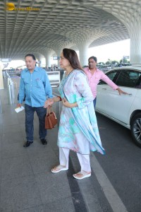 Bollywood Actress Hema Malini spotted at Mumbai Airport on November 5, 2022