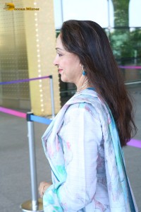 Bollywood Actress Hema Malini spotted at Mumbai Airport on November 5, 2022