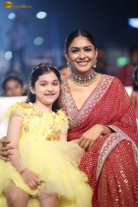 Hi Nanna Pre-Release Function attended by Nani and Mrunal Thakur