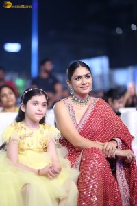 Hi Nanna Pre-Release Function attended by Nani and Mrunal Thakur