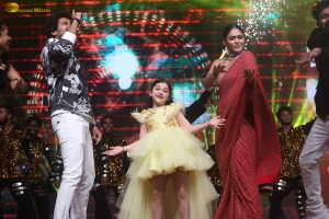 Hi Nanna Pre-Release Function attended by Nani and Mrunal Thakur