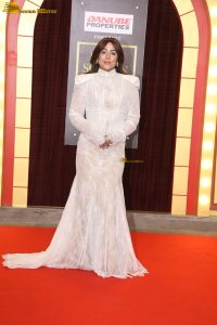 actress hina khan gorgeous at an event