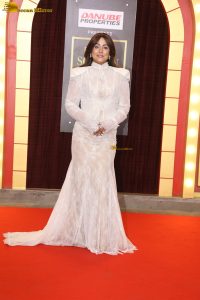 actress hina khan gorgeous at an event