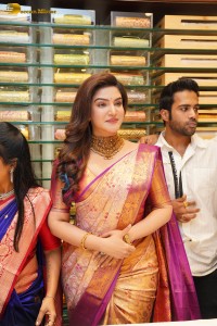 south indian actress honey rose visited chandana brothers shopping mall in shadnagar, telangana