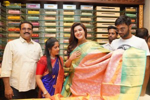 south indian actress honey rose visited chandana brothers shopping mall in shadnagar, telangana