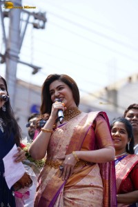 south indian actress honey rose visited chandana brothers shopping mall in shadnagar, telangana