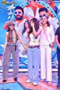 Housefull 5 cast Akshay Kumar, Jacqueline Fernandez, Nana Patekar, Nargis Fakhri, and Sonam Bajwa promote the film in Pune