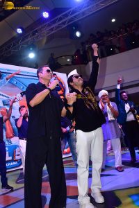 Housefull 5 cast Akshay Kumar, Jacqueline Fernandez, Nana Patekar, Nargis Fakhri, and Sonam Bajwa promote the film in Pune