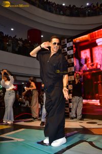 Housefull 5 cast Akshay Kumar, Jacqueline Fernandez, Nana Patekar, Nargis Fakhri, and Sonam Bajwa promote the film in Pune