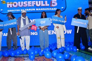 Housefull 5 cast Akshay Kumar, Jacqueline Fernandez, Nana Patekar, Nargis Fakhri, and Sonam Bajwa promote the film in Pune