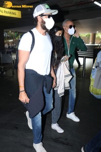 Bollywood Superstar Hrithik Roshan is seen with his rumoured girlfriend Saba Azad at the Mumbai Airport