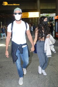 Bollywood Superstar Hrithik Roshan is seen with his rumoured girlfriend Saba Azad at the Mumbai Airport