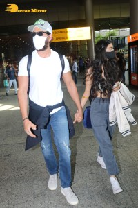 Bollywood Superstar Hrithik Roshan is seen with his rumoured girlfriend Saba Azad at the Mumbai Airport