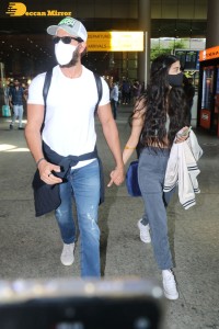 Bollywood Superstar Hrithik Roshan is seen with his rumoured girlfriend Saba Azad at the Mumbai Airport