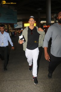 Bollywood Superstar Hrithik Roshan spotted at Mumbai Airport on Dec 9, 2022