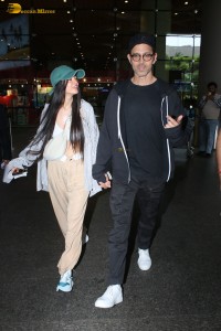 Hrithik Roshan and Saba Azad spotted at Mumbai Airport on Aug 18, 2023