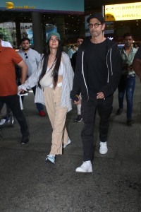Hrithik Roshan and Saba Azad spotted at Mumbai Airport on Aug 18, 2023