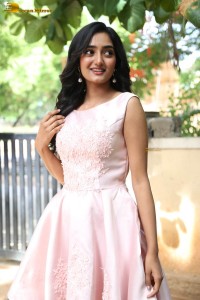 actress hrithika srinivas cute photoshoot
