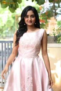 actress hrithika srinivas cute photoshoot